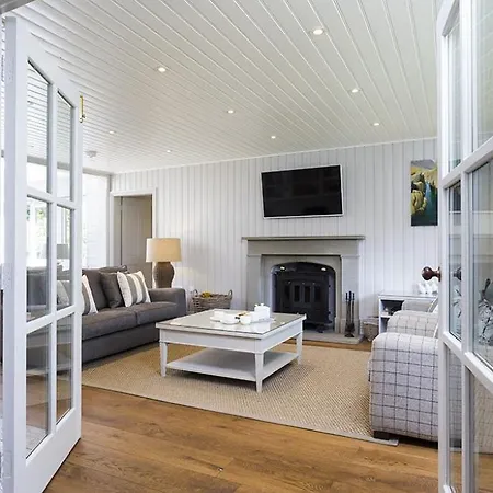 Ferienhaus Rosewood By The River *