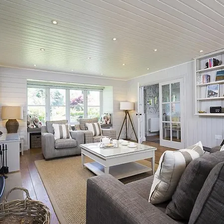 Ferienhaus Rosewood By The River