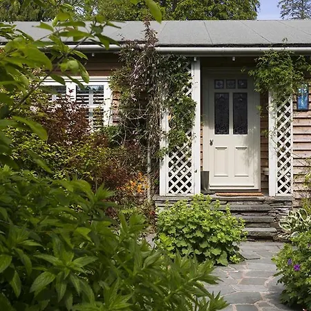 Ferienhaus Rosewood By The River *